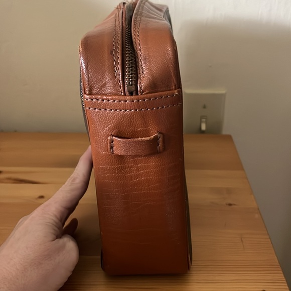 Vintage Louis Vuitton rectangular crossbody, strap missing, zipper separation - Picture 7 of 15